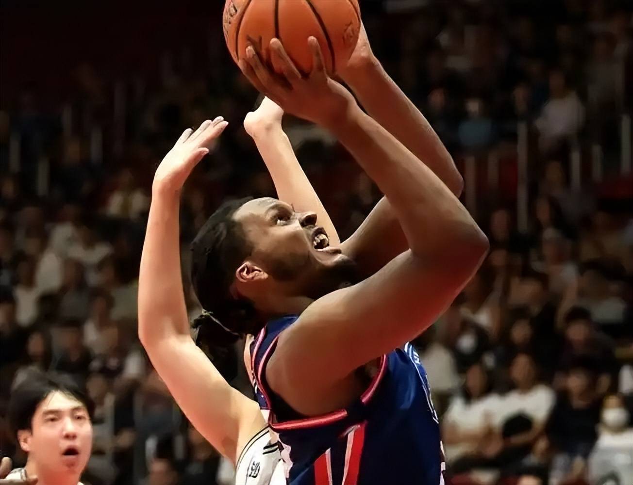 转会期体能课后；弗拉门戈篮板制胜备战法甲；压力陡增；资深球员宣示担当的简单介绍