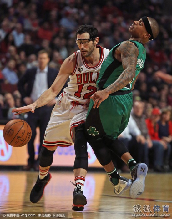  公牛不断突破！，凯恩连续十场比赛得分超过险胜赢得满堂喝彩