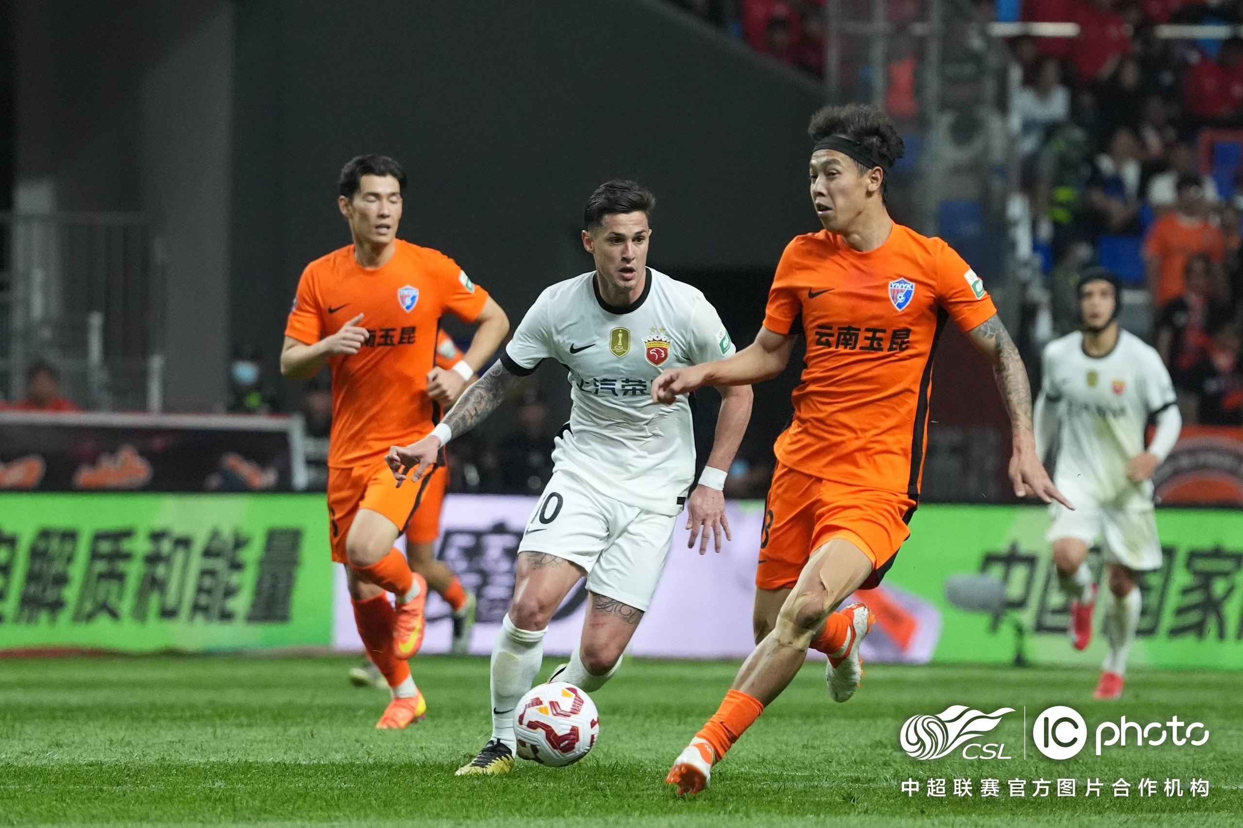  赛地聚焦：荷甲今晨热度飙升，皇家社会造点机会，底气十足，阵容厚度经受考验