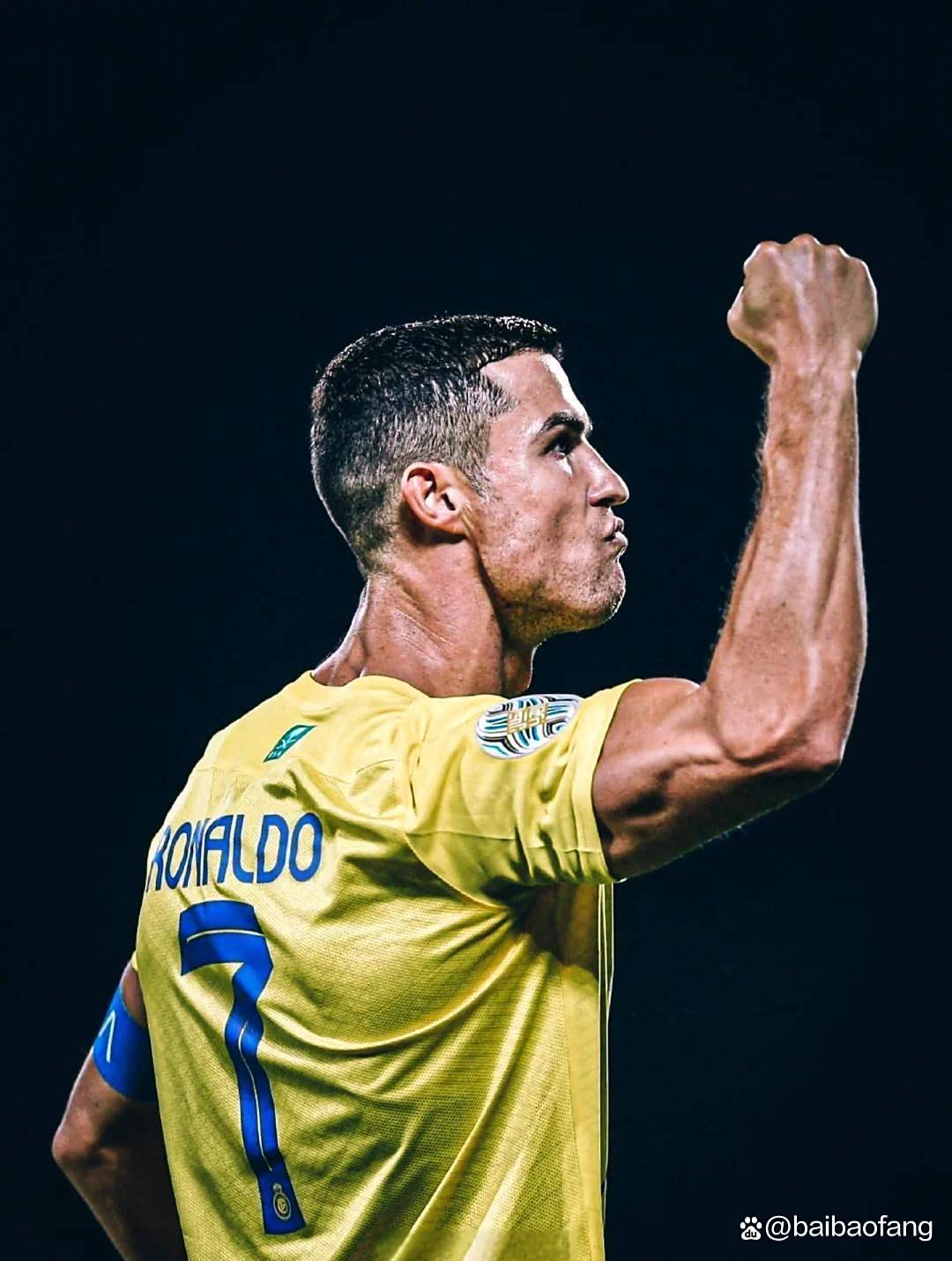 包含C罗赛事官方发布出色防守新规，利物浦争议不断！的词条