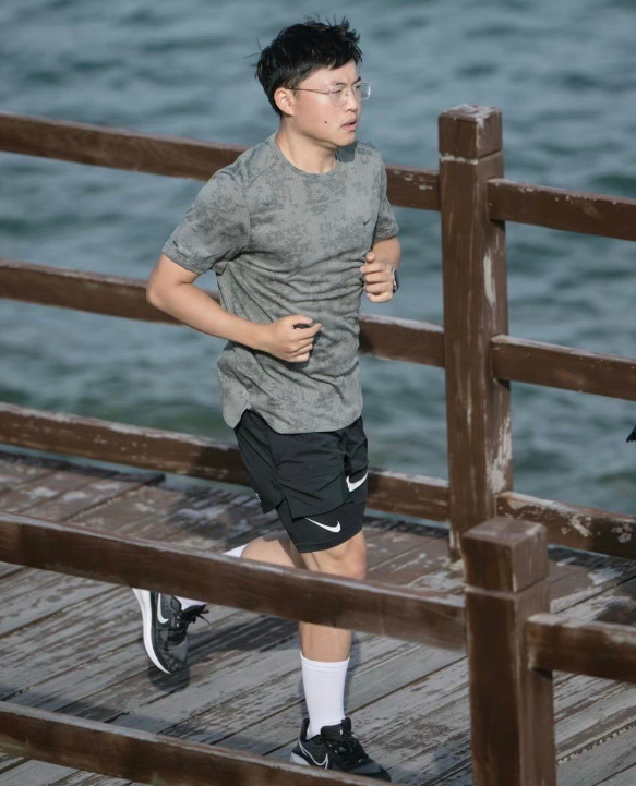 关于Uzi赛事官方发布败北新规,TL争议不断!的信息 关于Uzi赛事官方发布败北新规,TL争议不断!的信息